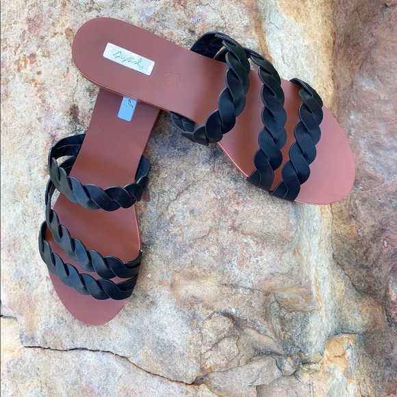 Suns out & so is Sierra ☀️All sizes from 5.5-10 - Picture 2 of 3